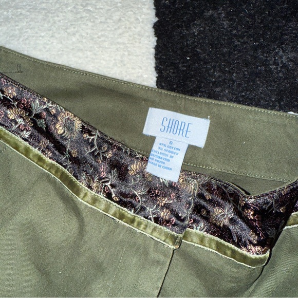 Green trousers with floral trim - Picture 4 of 5